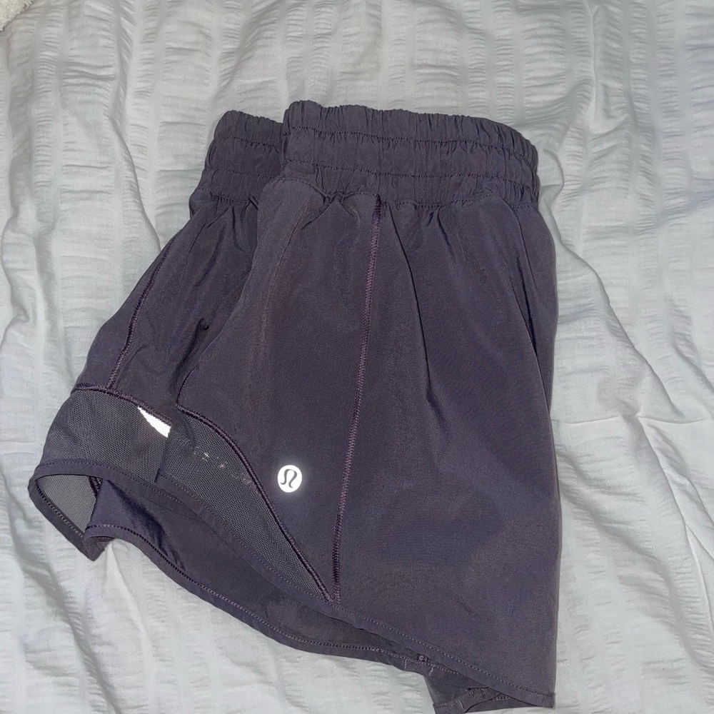 Lululemon Hotty Hot Short 2.5”